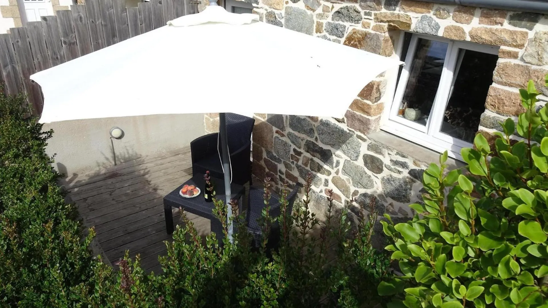 Дом отдыха Natural Stone Cottage With Garden And Sea View Плугану