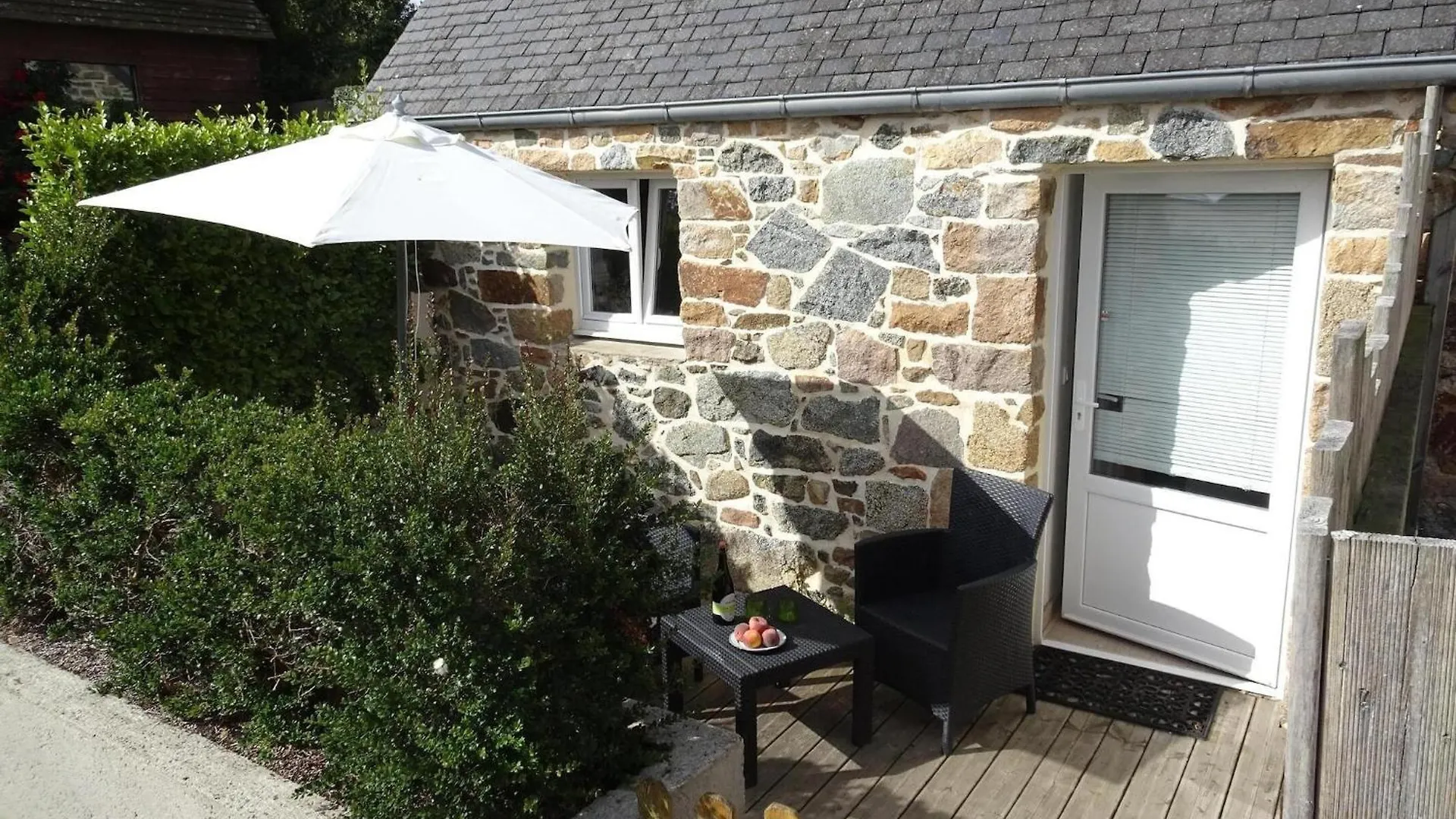 Natural Stone Cottage With Garden And Sea View Плугану