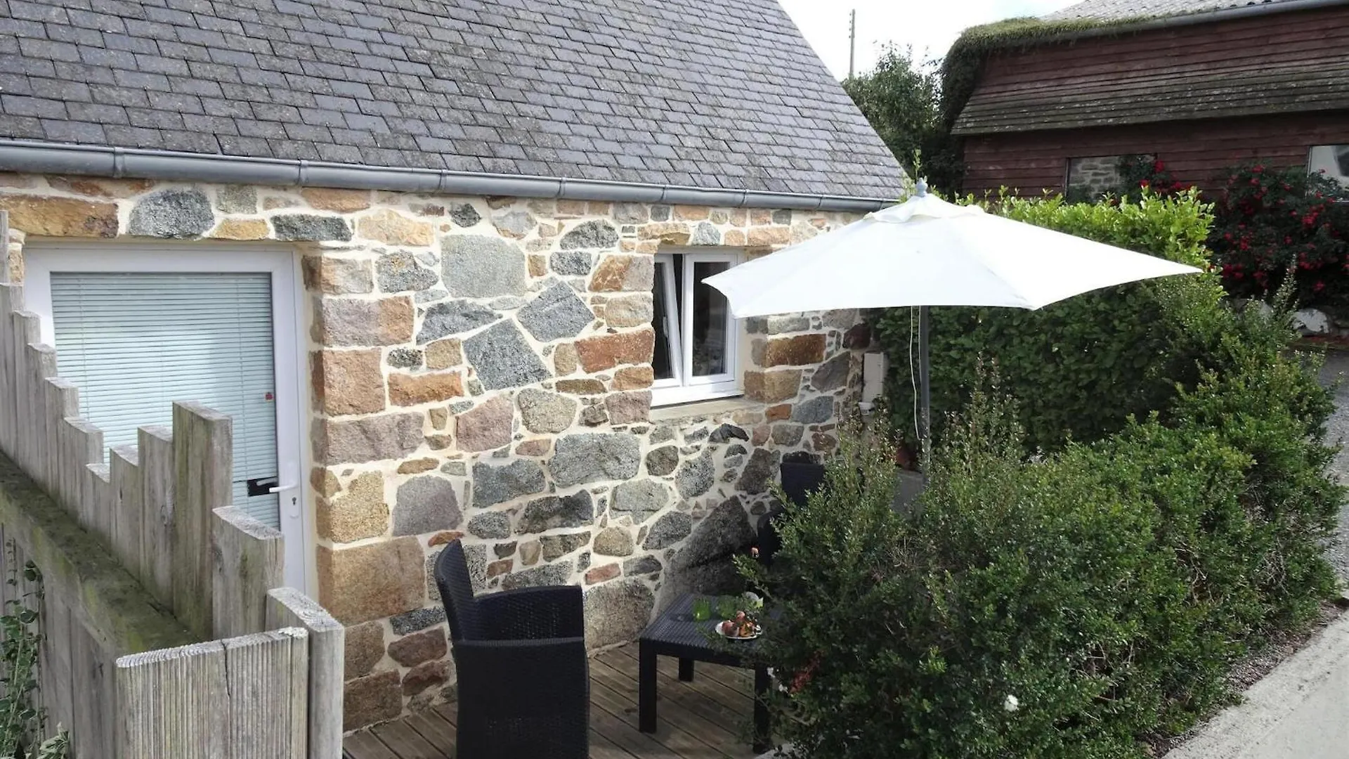 Natural Stone Cottage With Garden And Sea View Плугану 0*,  Франция